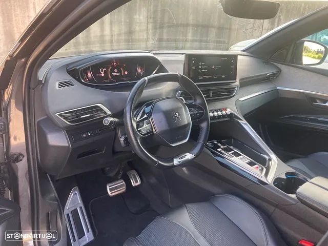 Peugeot 3008 PureTech 130 Stop & Start GPF EAT8 GT — fotografia 17