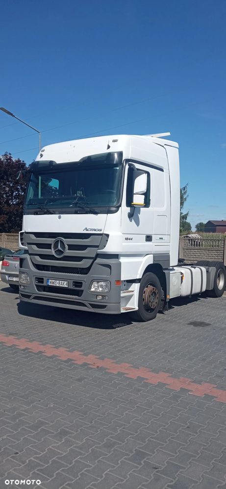 Mercedes-Benz Actros - 1