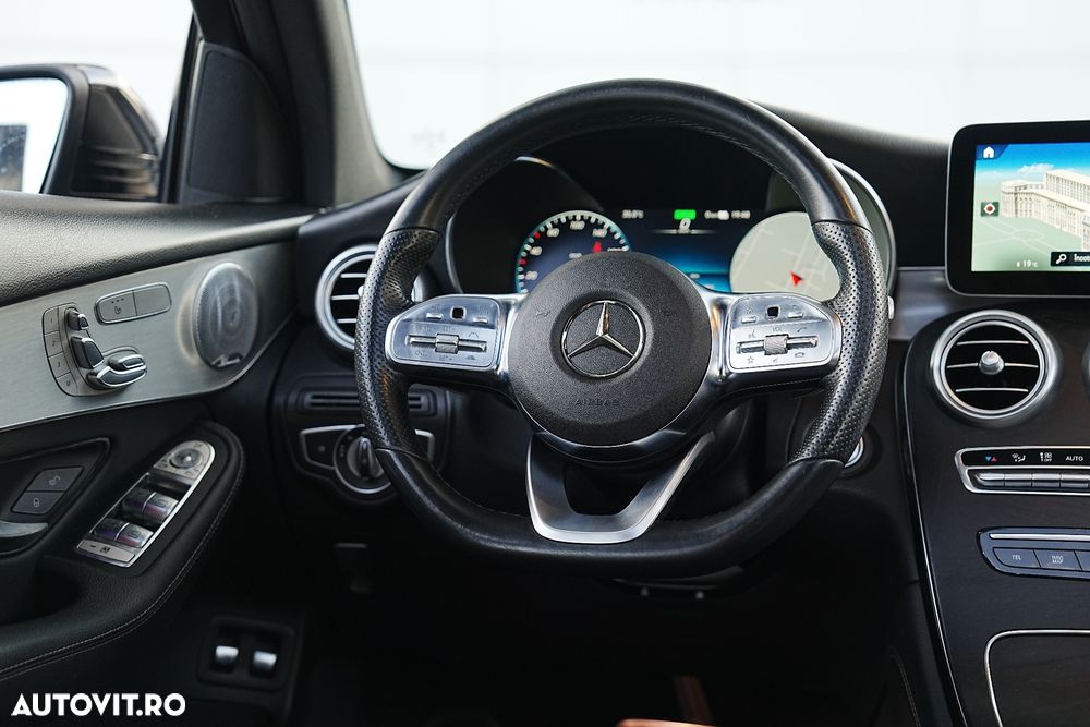 Mercedes-Benz GLC 300 e 4Matic 9G-TRONIC AMG Line - 35