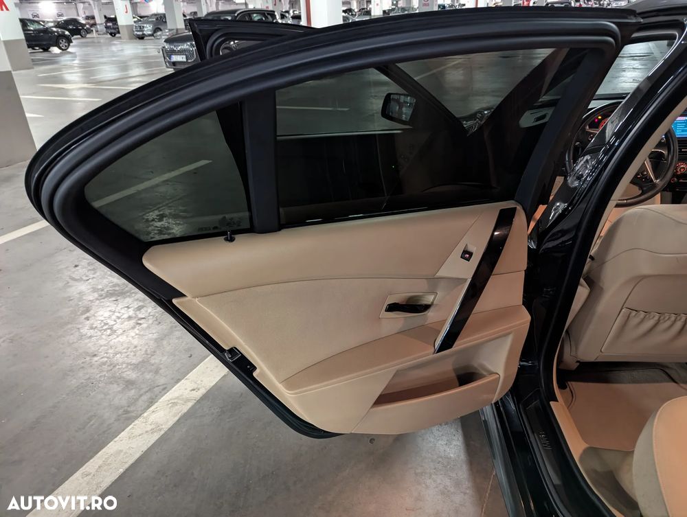 BMW Seria 5 523i Aut. - 23