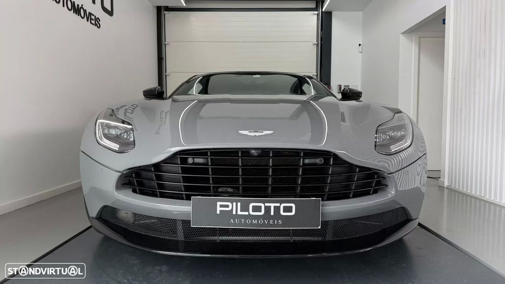 Aston Martin DB11 Coupé V8 Auto - 4
