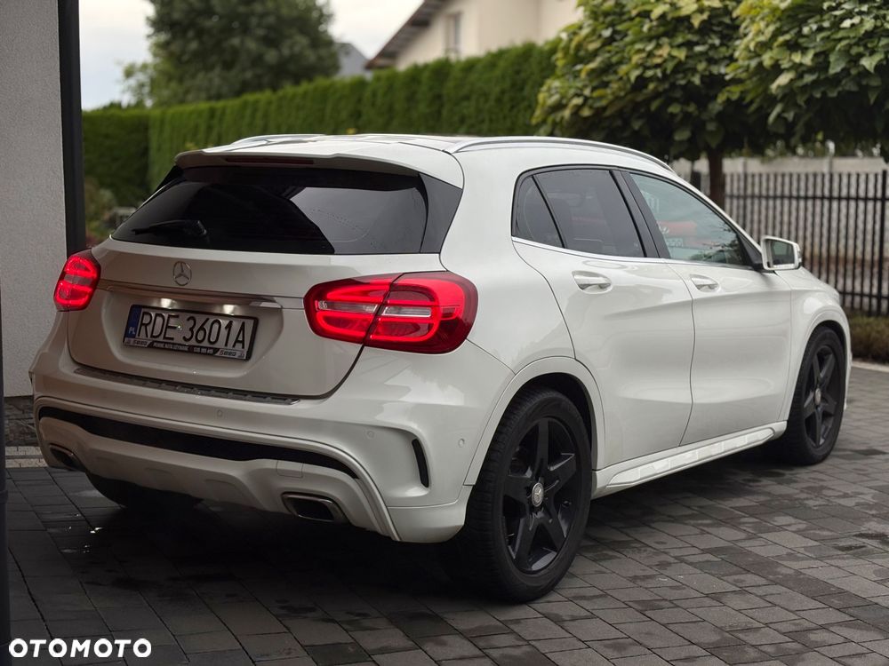 Mercedes-Benz GLA 200 7G-DCT AMG Line - 13