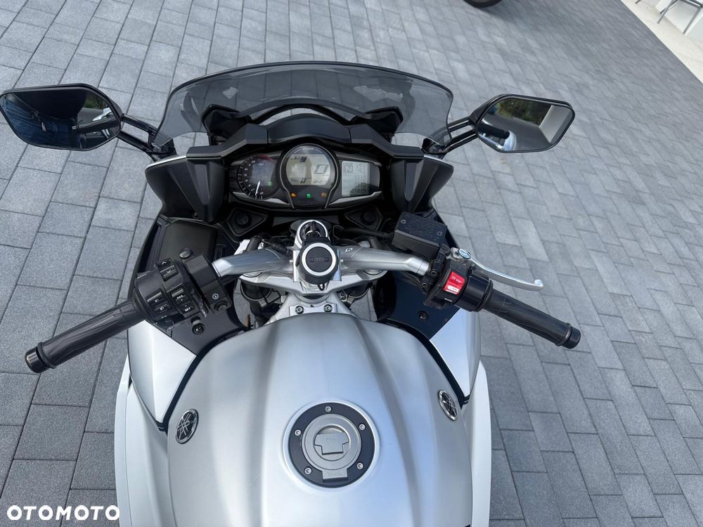 Yamaha FJR - 2