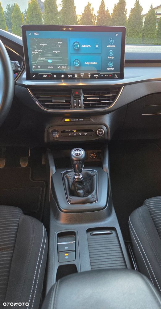 Ford Focus 1.0 EcoBoost Titanium X - 27