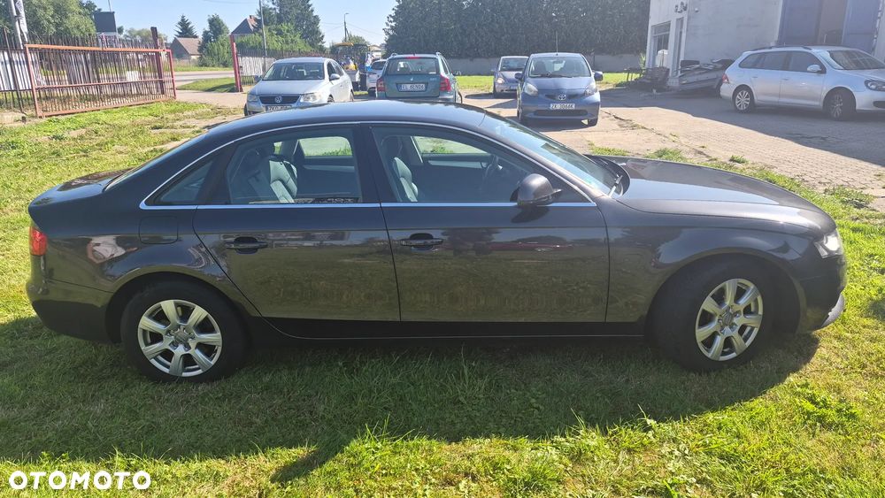 Audi A4 Limousine - 5