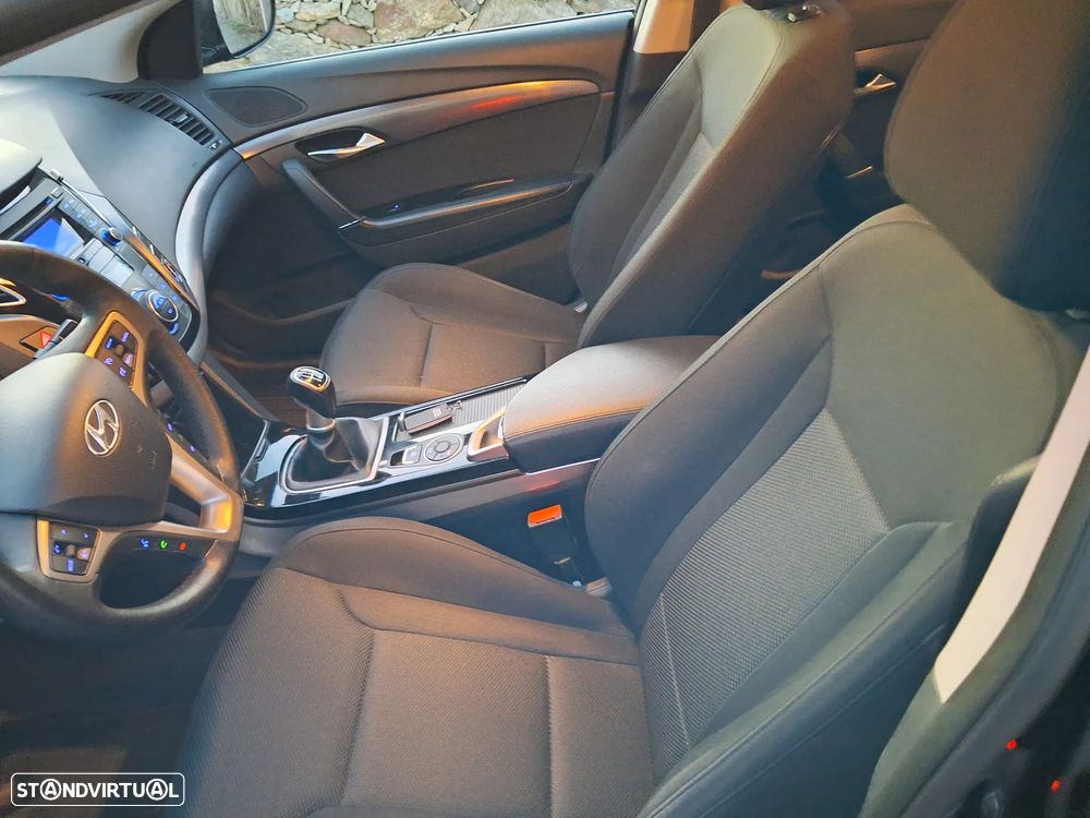 Hyundai i40 SW 1.7 CRDi Blue Comfort - 13