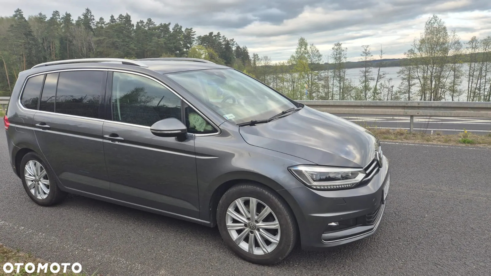 Volkswagen Touran - 2