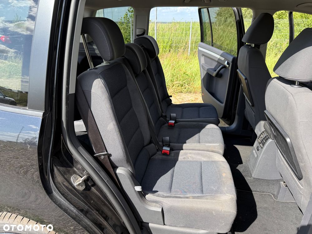 Volkswagen Touran 1.4 TSI STYLE - 11