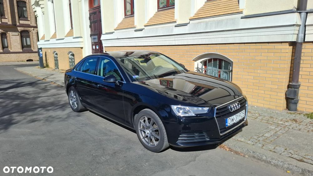 Audi A4 - 1