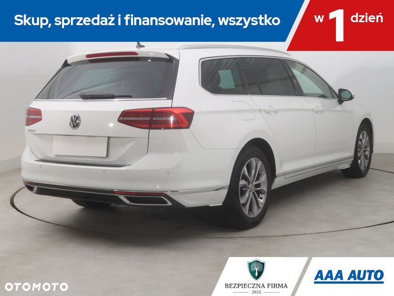 Volkswagen Passat Variant - 7