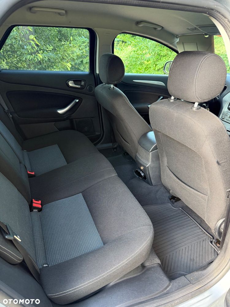 Ford Mondeo 2.0 TDCi Trend - 10
