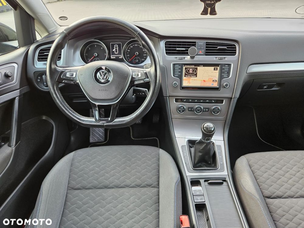 Volkswagen Golf - 17