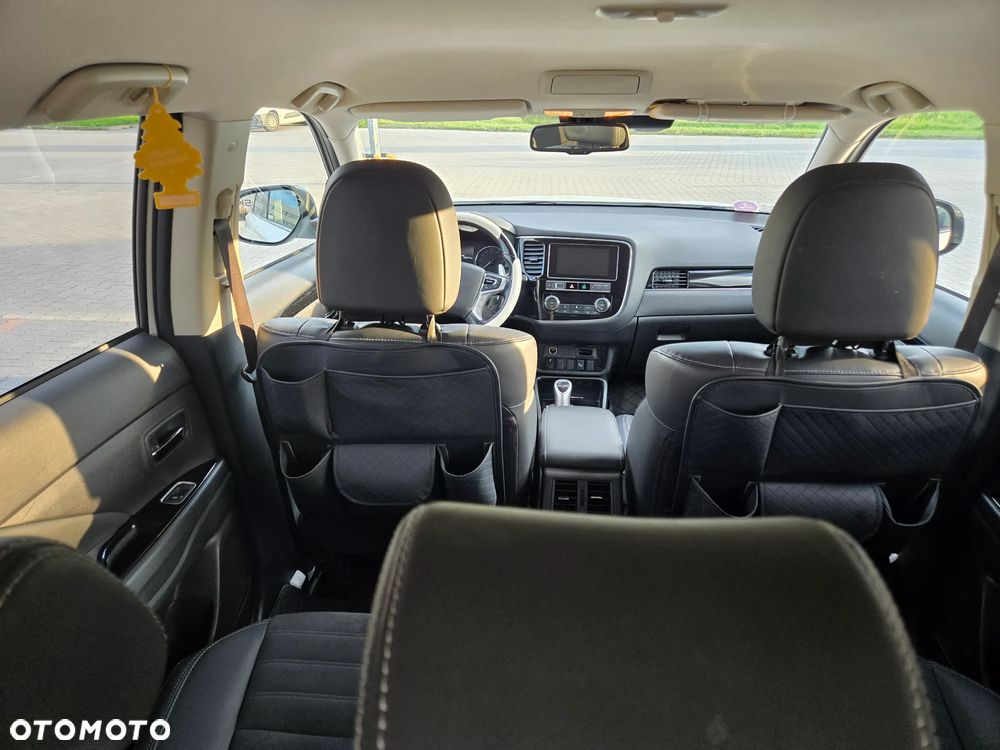 Mitsubishi Outlander - 6