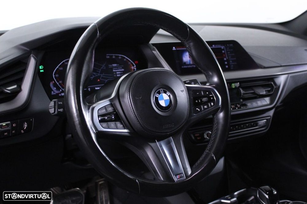 BMW 116 d Pack Desportivo M Auto - 23