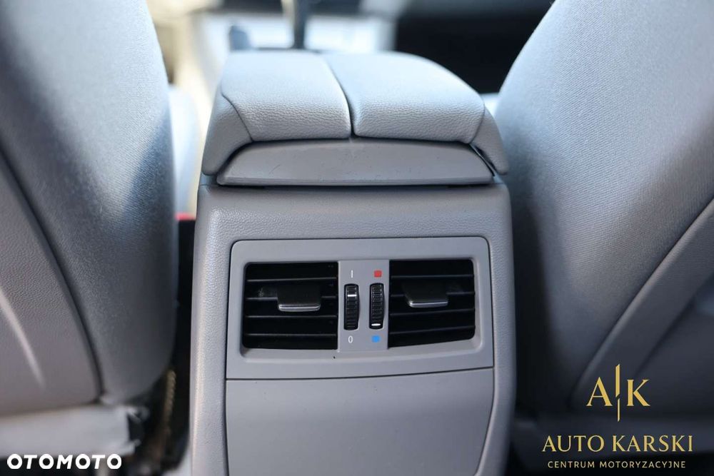 BMW Seria 3 - 36