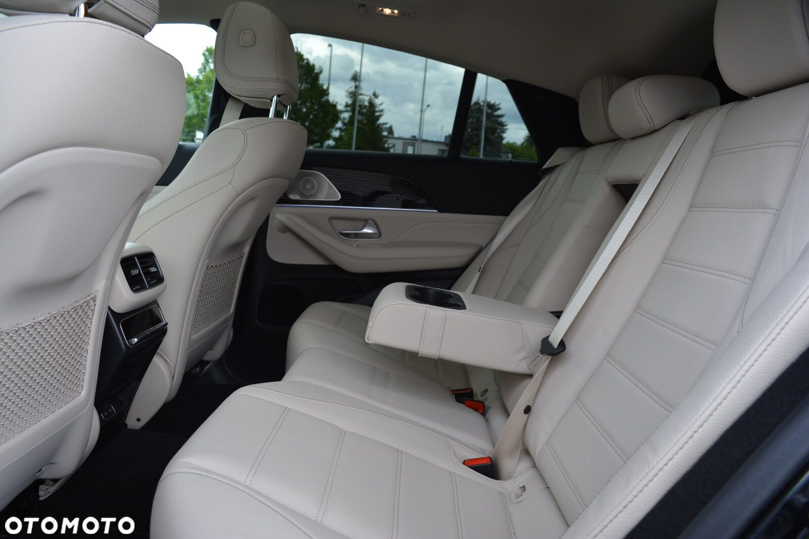 Mercedes-Benz GLE - 32