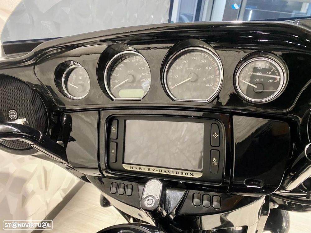 Harley-Davidson FLHXS Street Glide Special - 15