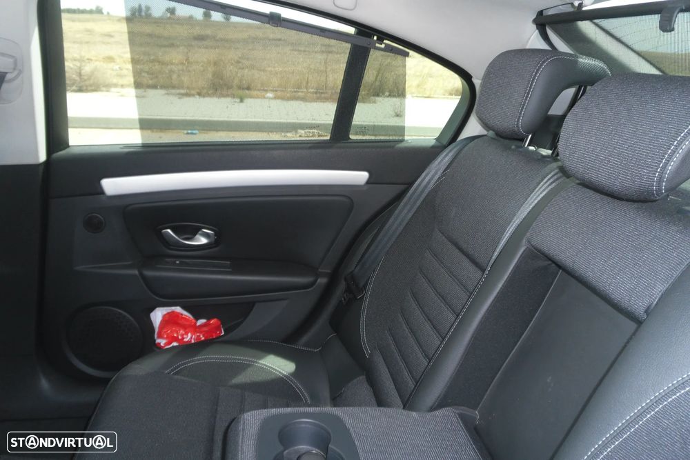 Renault Laguna 2.0 dCi Dynamique - 9