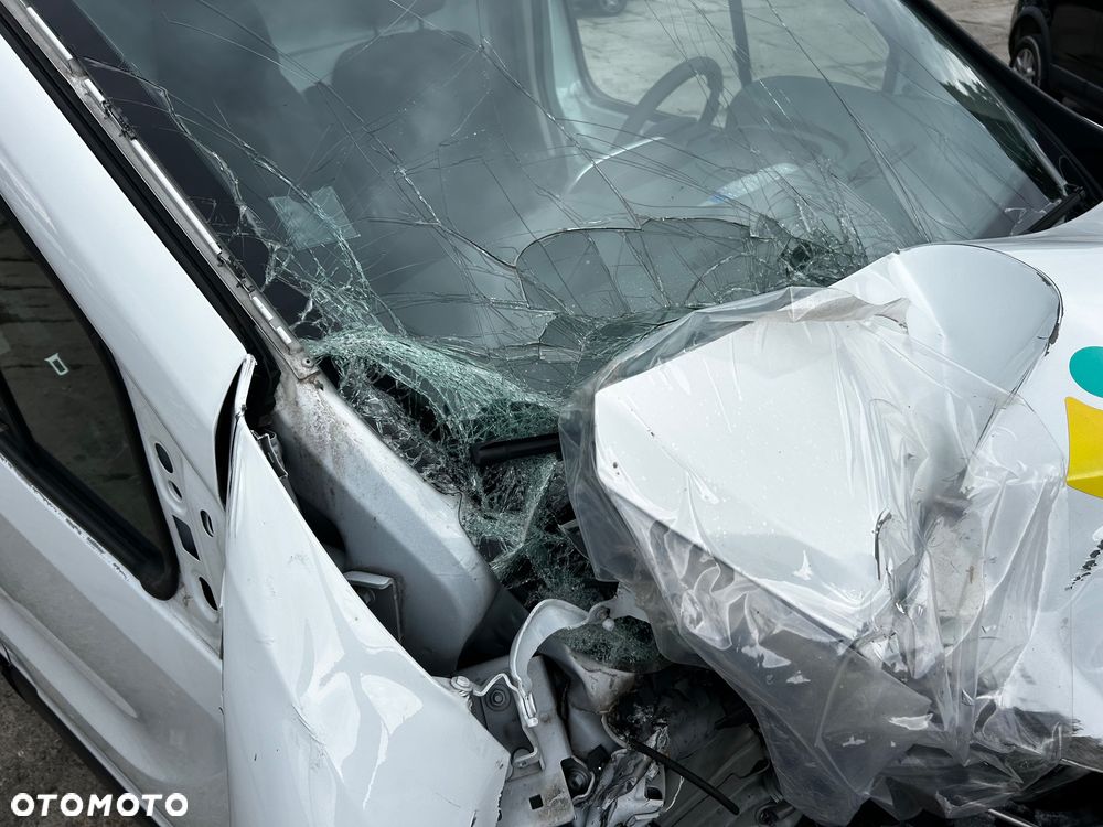 Renault TRAFIC - 12