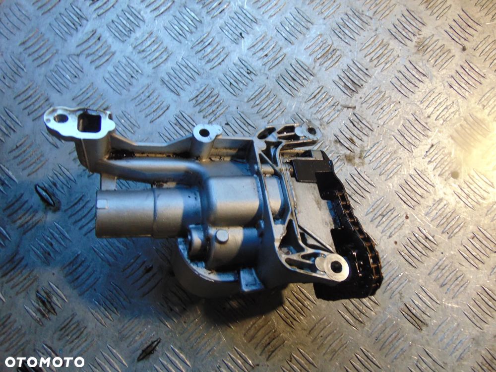 Pompa oleju Peugeot 308 1,6 thp V761435880 - 5