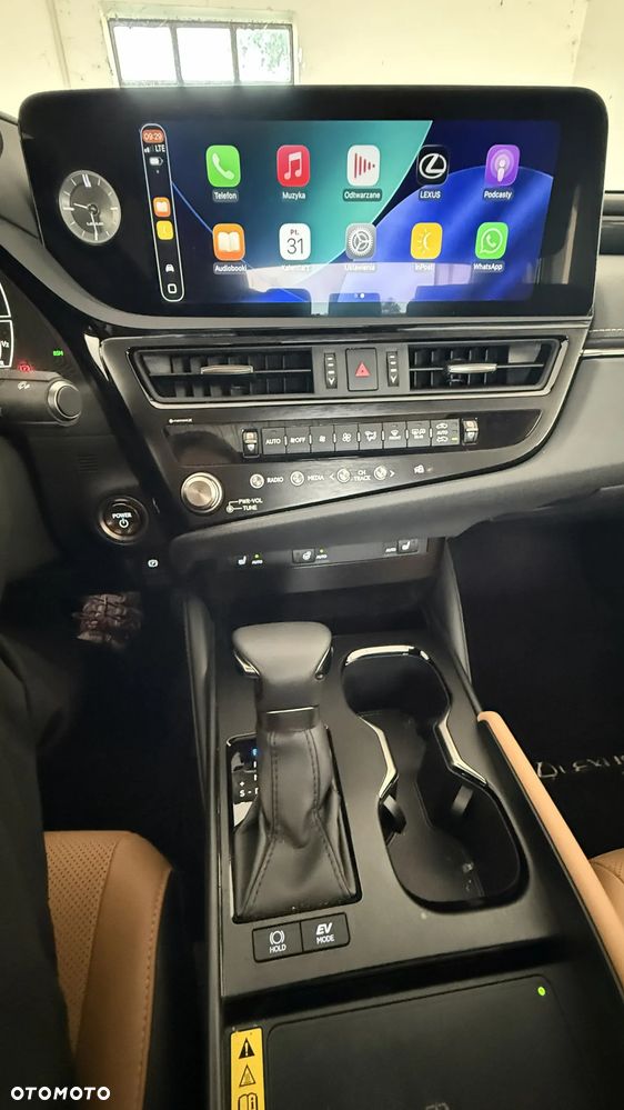 Lexus ES 300h Business Edition - 6
