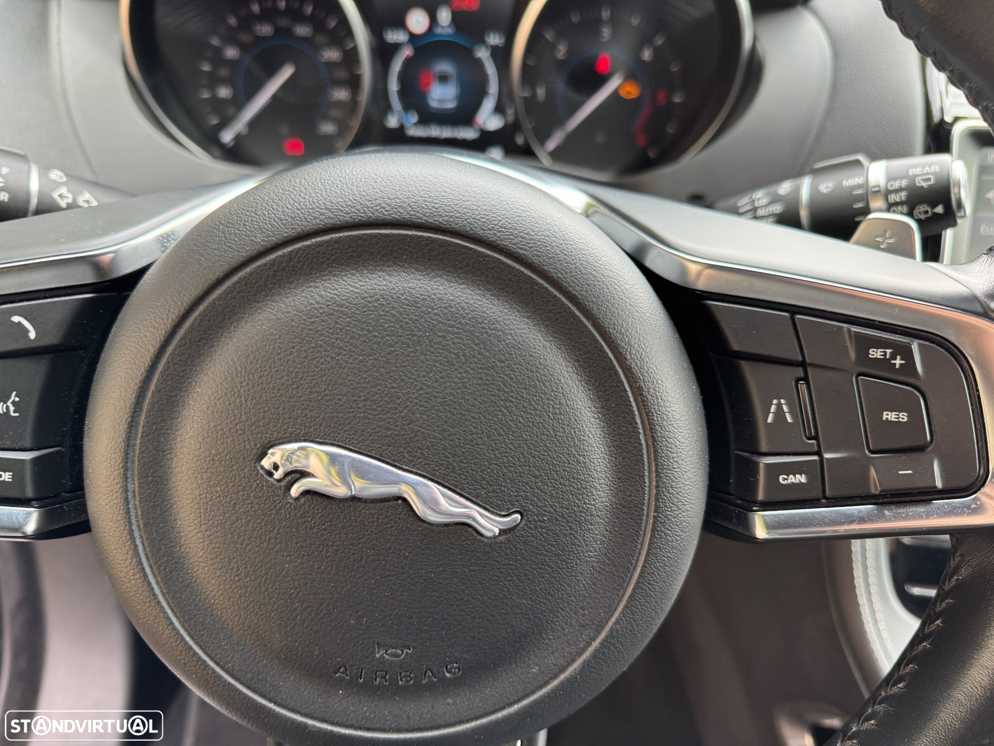 Jaguar F-Pace 2.0 i4D R-Sport AWD Aut. - 14