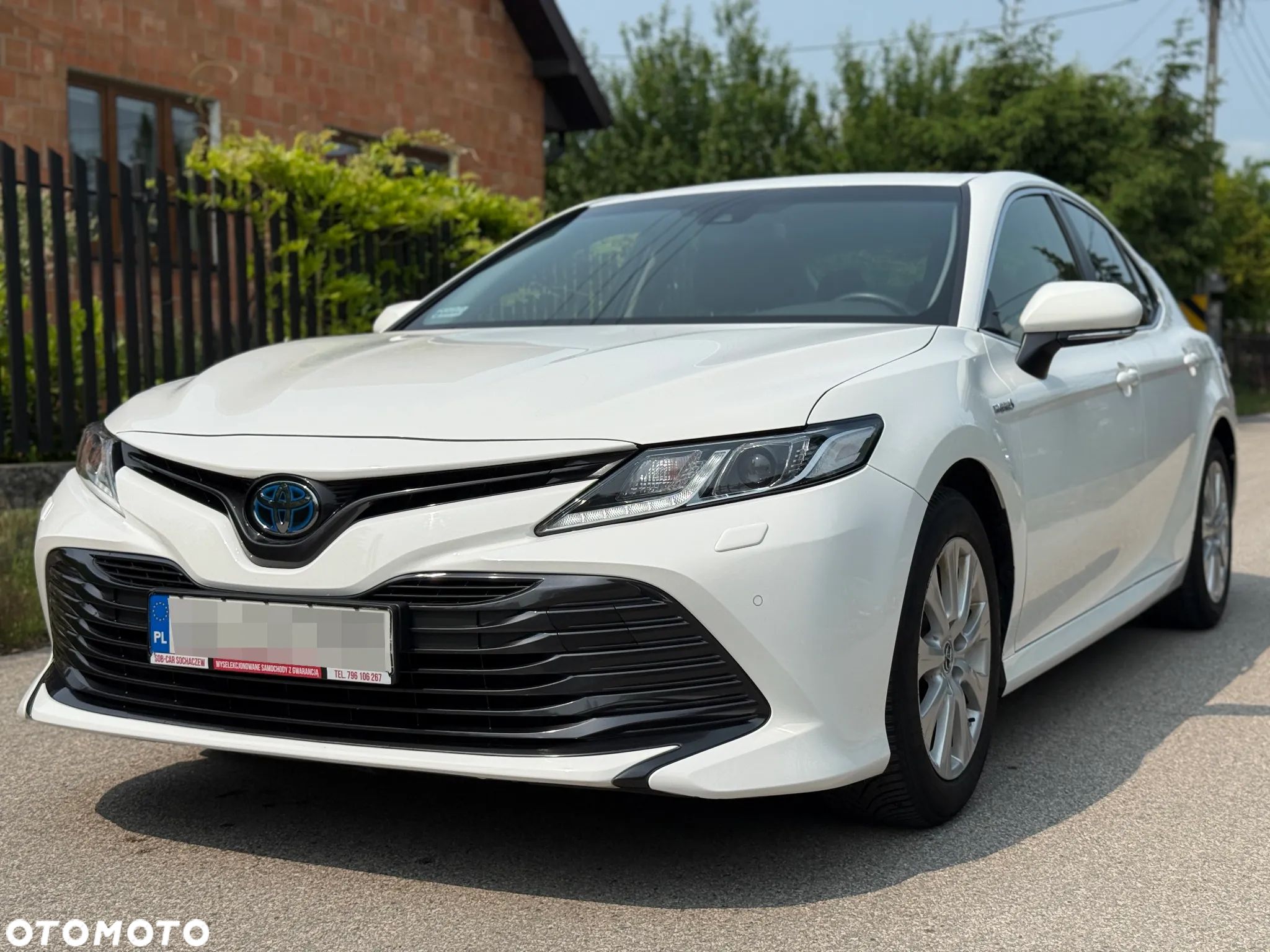 Toyota Camry 2.5 Hybrid Comfort CVT - 1