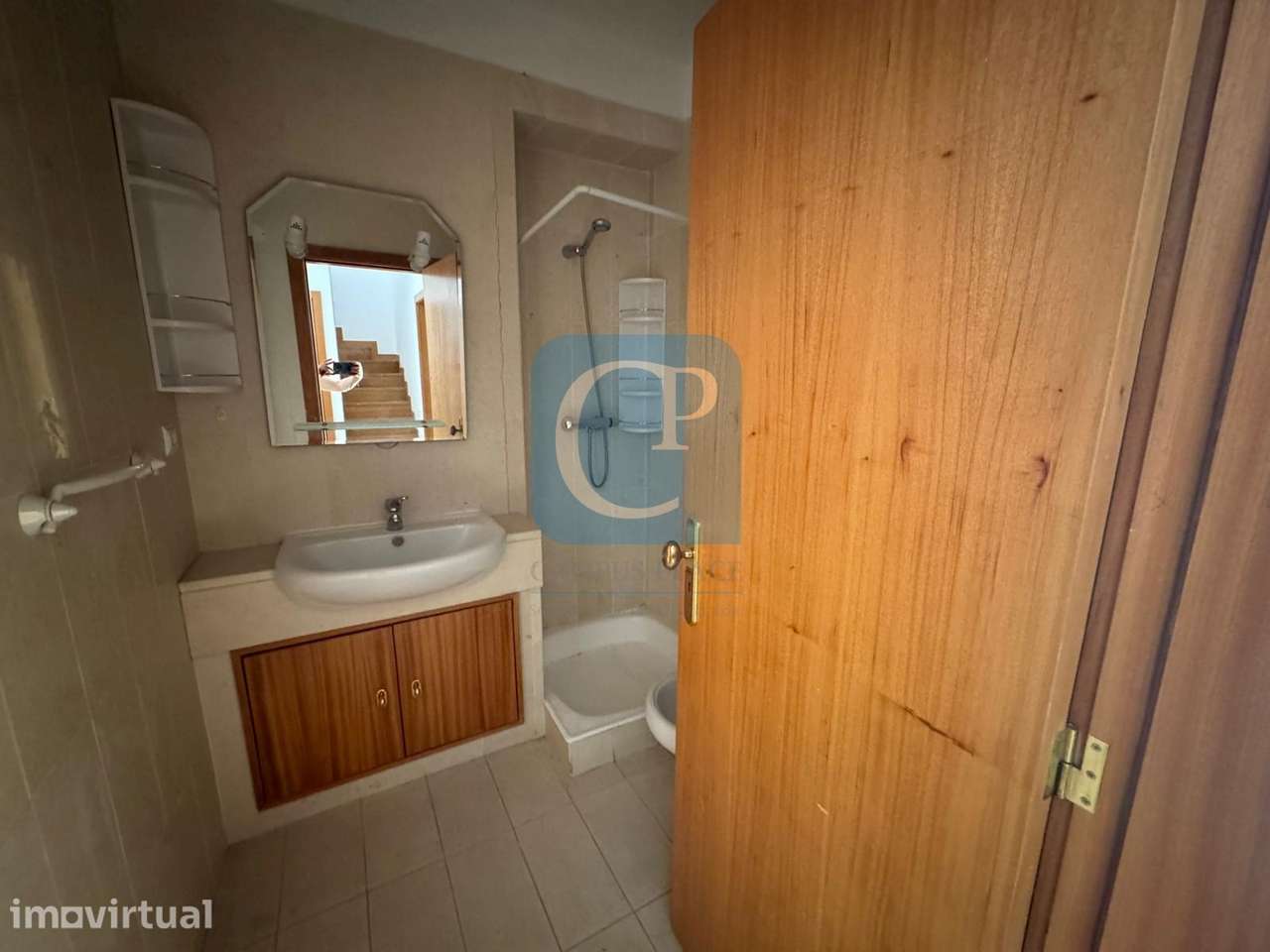 Apartamento T1 Duplex em frente ao Hospital S. João - Grande imagem: 4/25