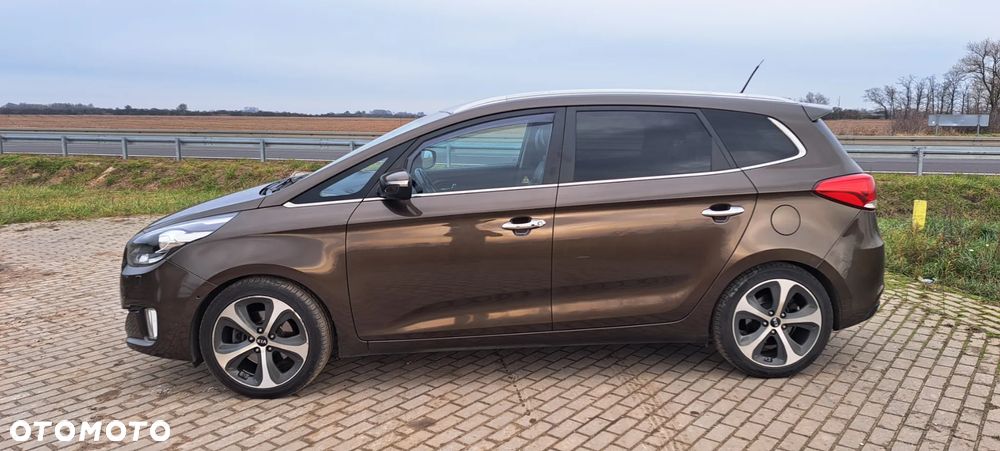 Kia Carens 1.7 CRDi XL 7os - 17