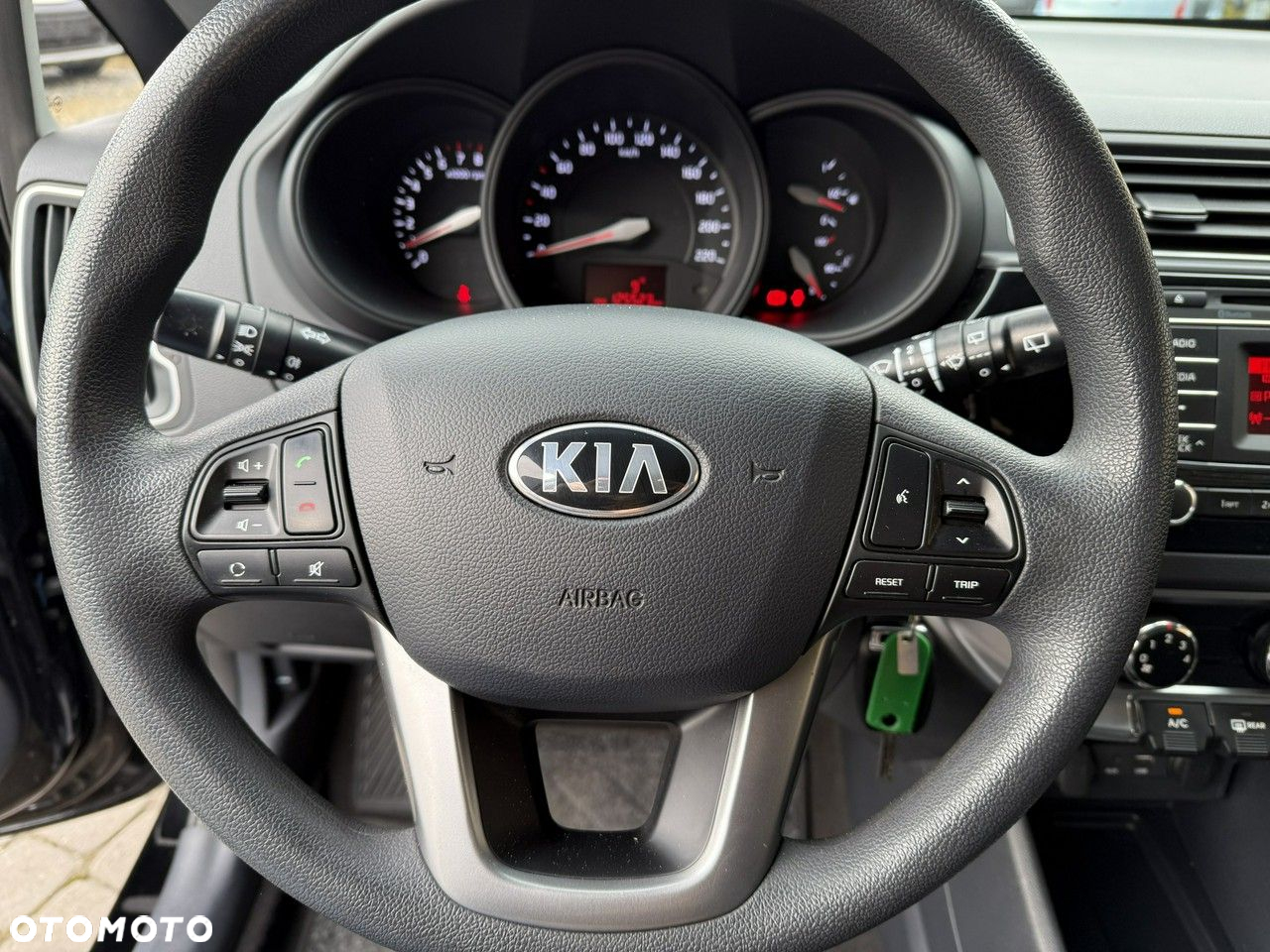 Kia Rio - 12
