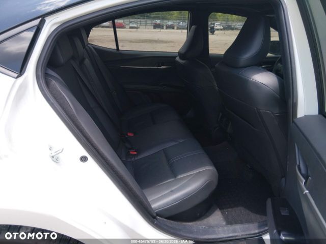 Toyota Camry 2.5 Hybrid Executive CVT - 12