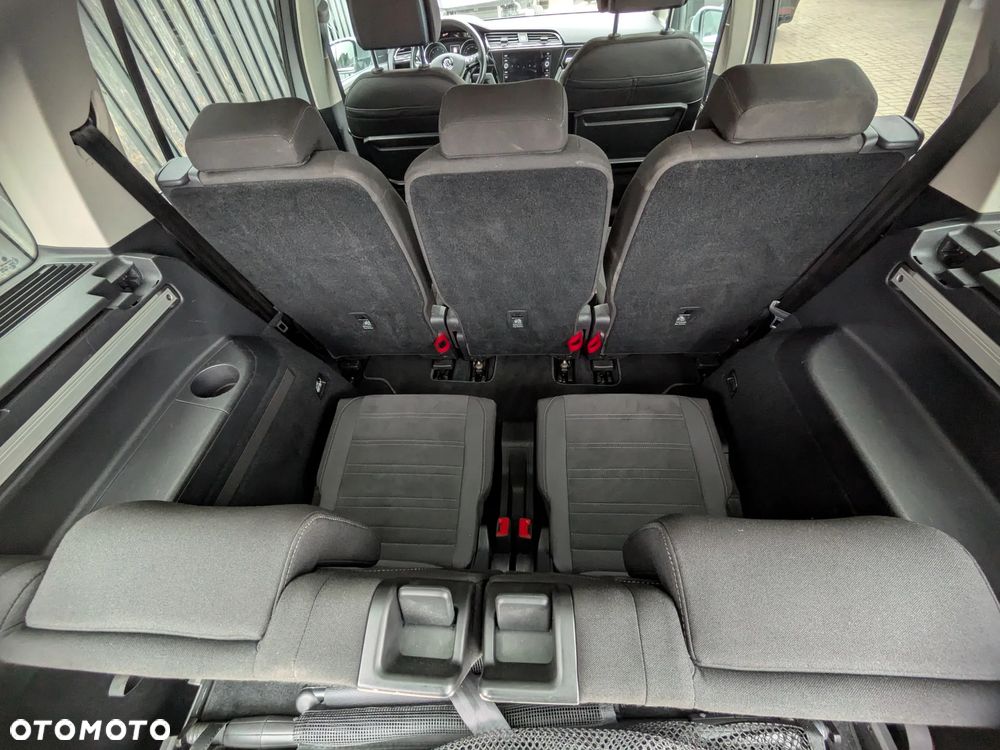 Volkswagen Touran - 13