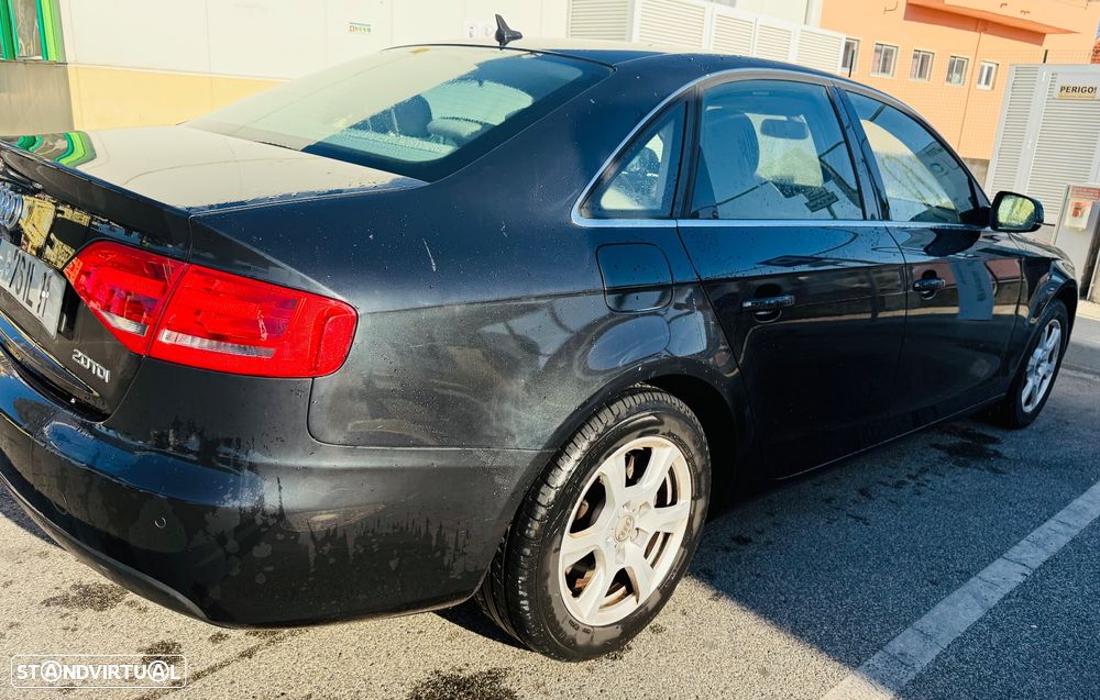 Audi A4 2.0 TDI exclusive - 4