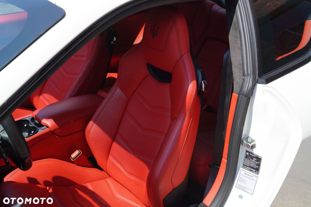 Maserati GranTurismo MC Stradale - 11