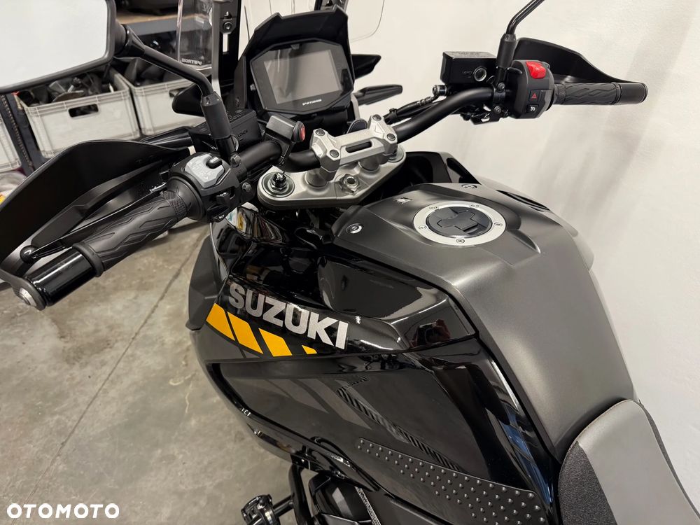 Suzuki V-STROM - 18