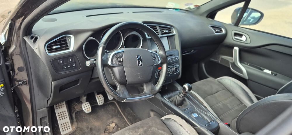 Citroën DS4 1.2 PureTech Be Chic S&S - 17