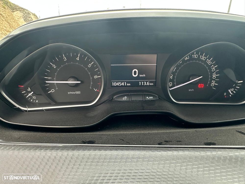 Peugeot 208 1.2 PureTech GT Line - 10