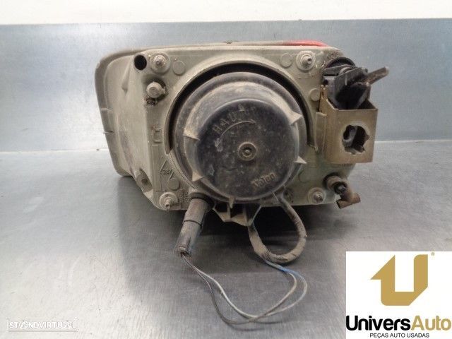 FAROL DIREITO RENAULT EXPRESS FURGÃO 1994 -7701035230 - 1
