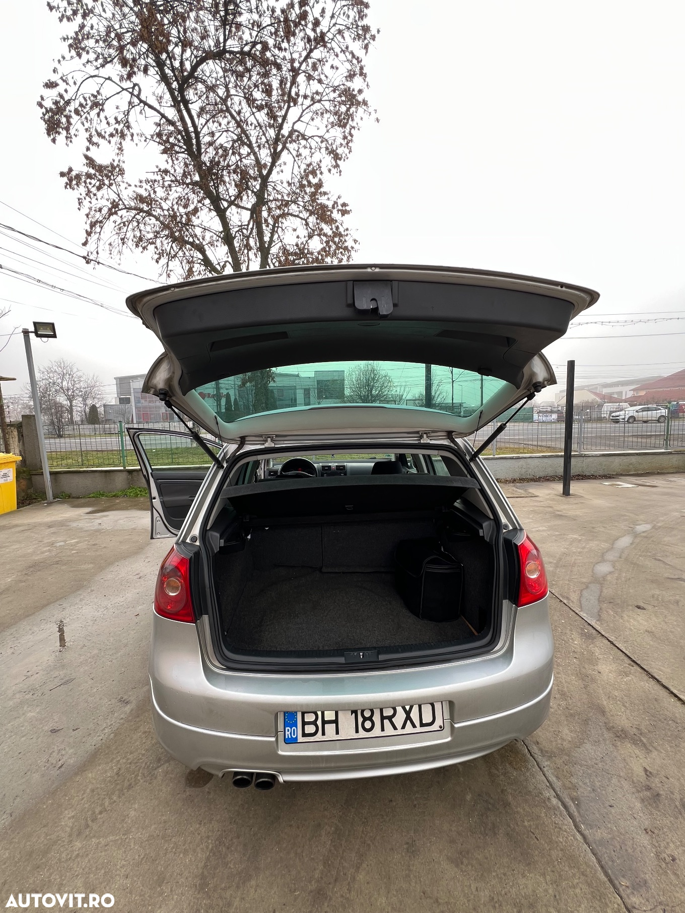 Volkswagen Golf 2.0 DPF GTD - 23