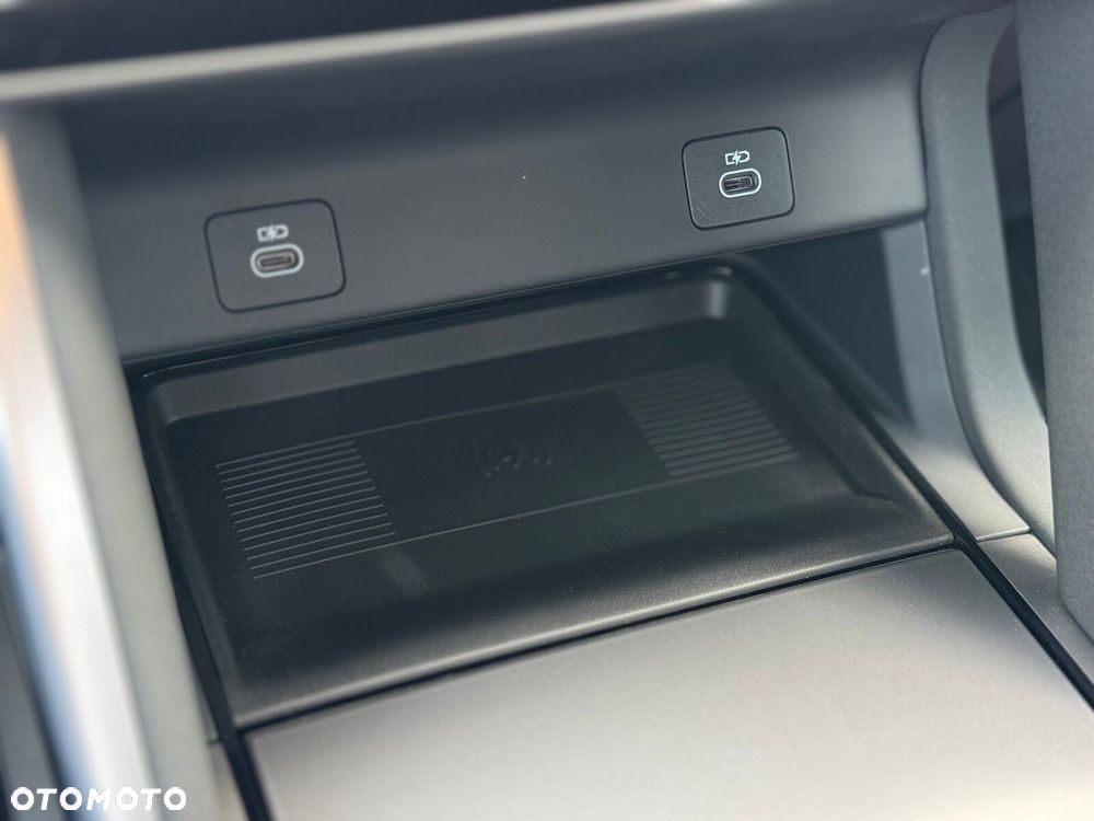 Land Rover Discovery Sport - 24