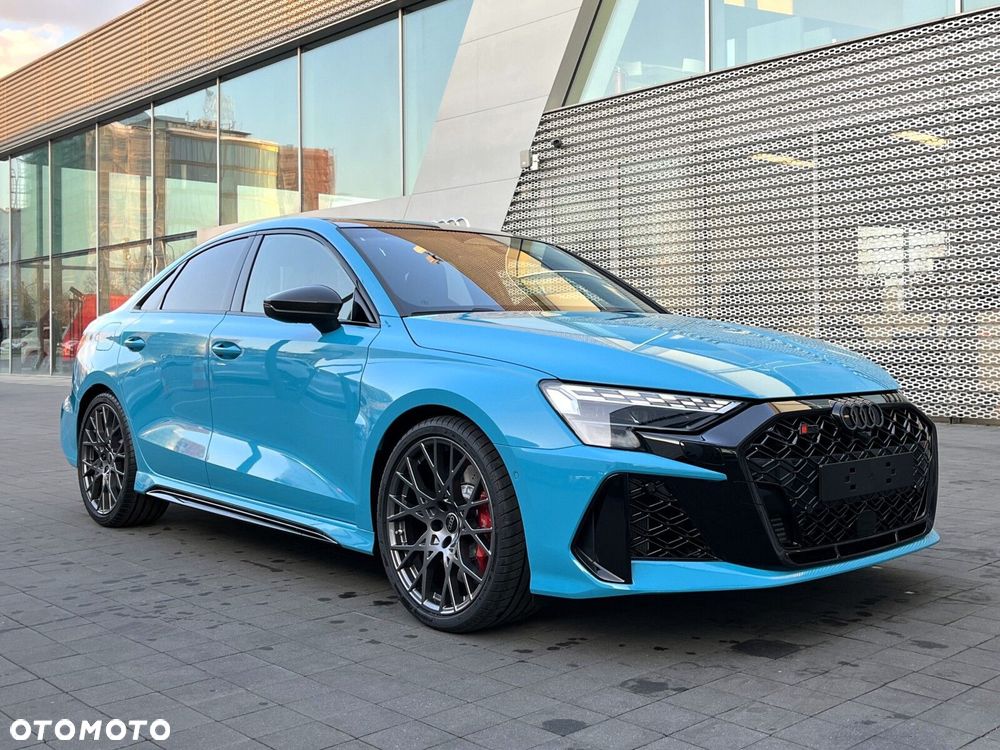 Audi RS3 Limousine - 3