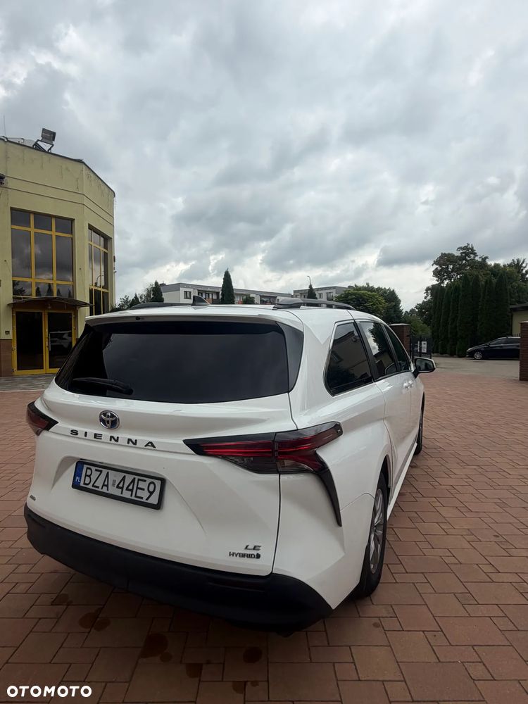 Toyota Sienna - 9
