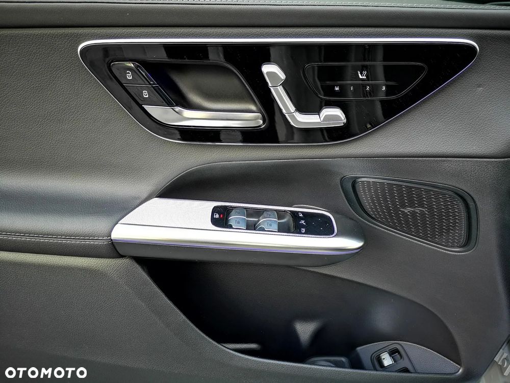 Mercedes-Benz GLC 300 e PHEV 4-Matic AMG Line - 18