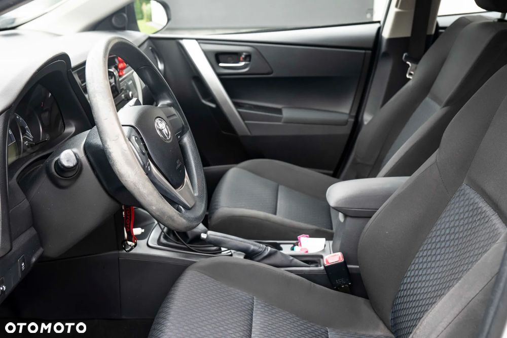 Toyota Auris 1.4 D-4D Active - 10