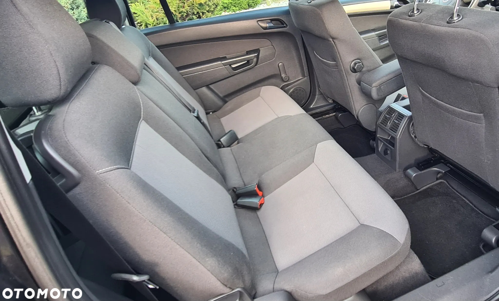 Opel Zafira 1.8 - 9