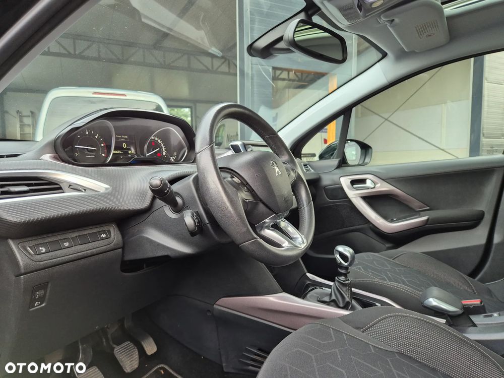 Peugeot 2008 1.6 e-HDi Allure S&S - 18