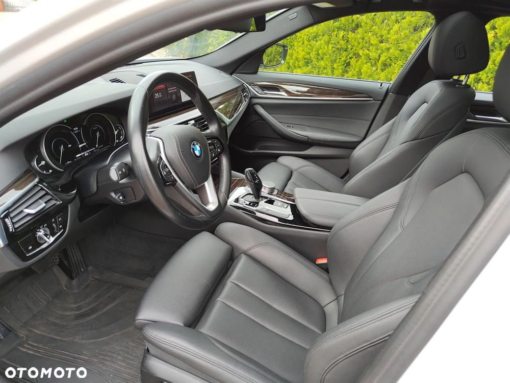 BMW Seria 5 530i mHEV Luxury Line sport - 34