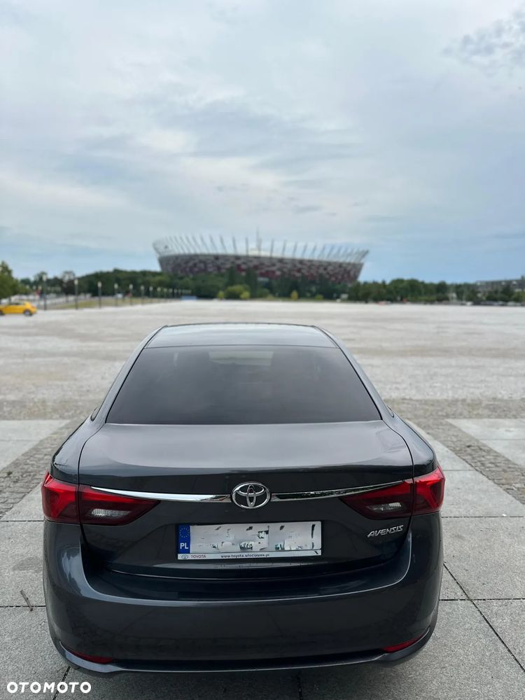 Toyota Avensis 2.0 Premium MS - 10