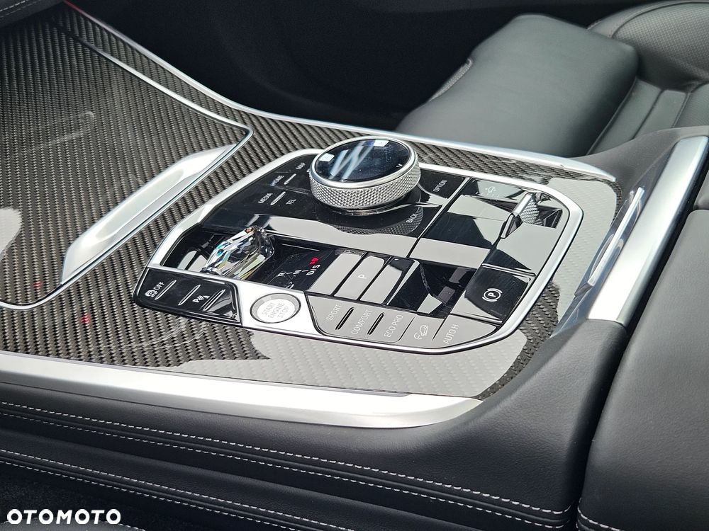 BMW X7 M50i sport - 18