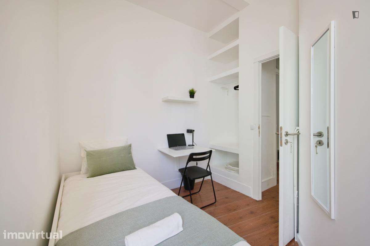 Quarto - localizado em Arroios Lisbon - Grande imagem: 3/19